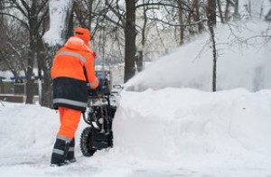 Роструд напомнил работодателям об особенностях организации работ в морозы